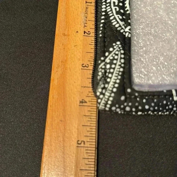 Vera Bradley Wristlet with RFID Protection (NWT) - Picture 8 of 9